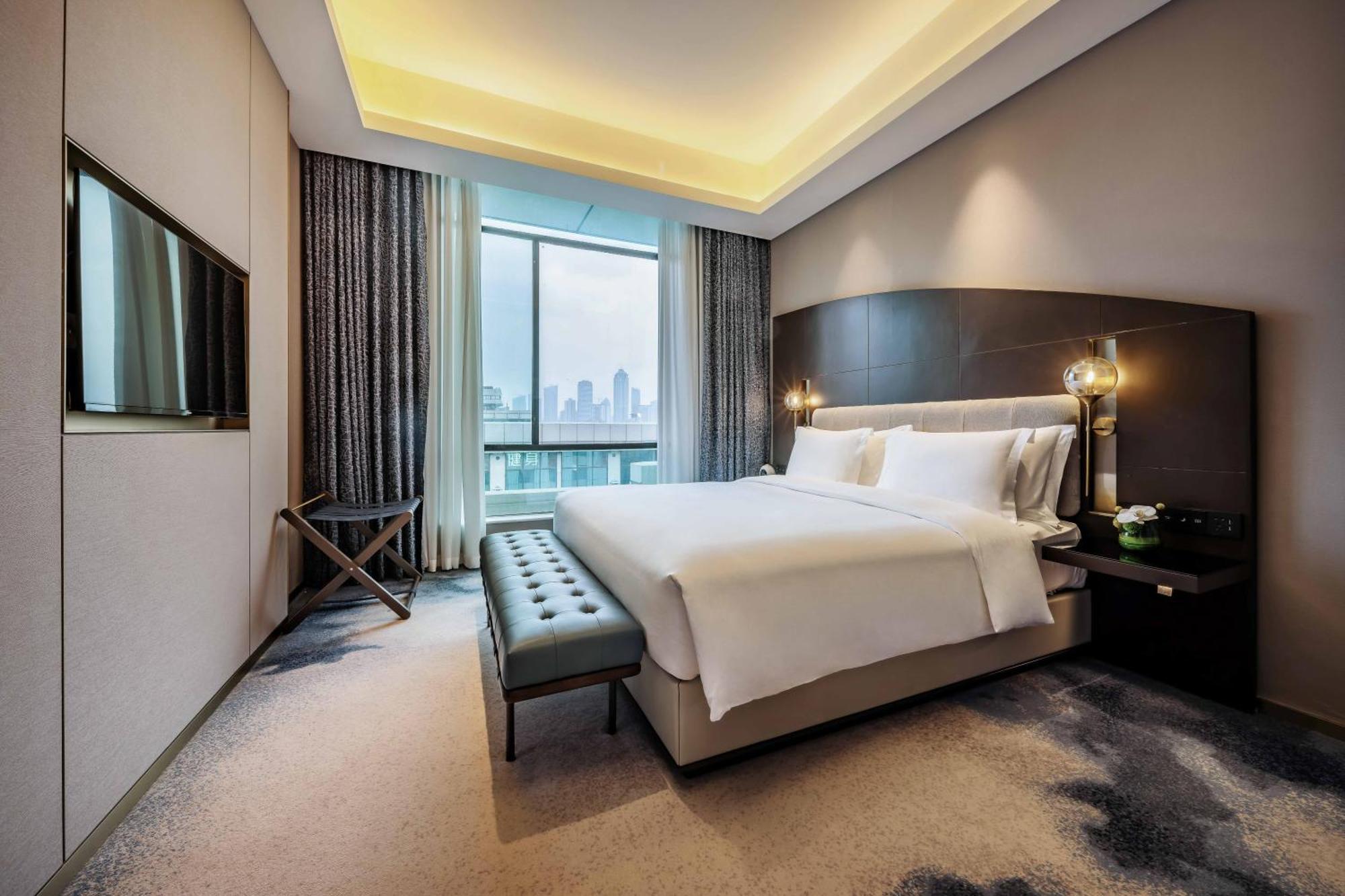 Voco Wuhan Xinhua, An Ihg Hotel Екстер'єр фото