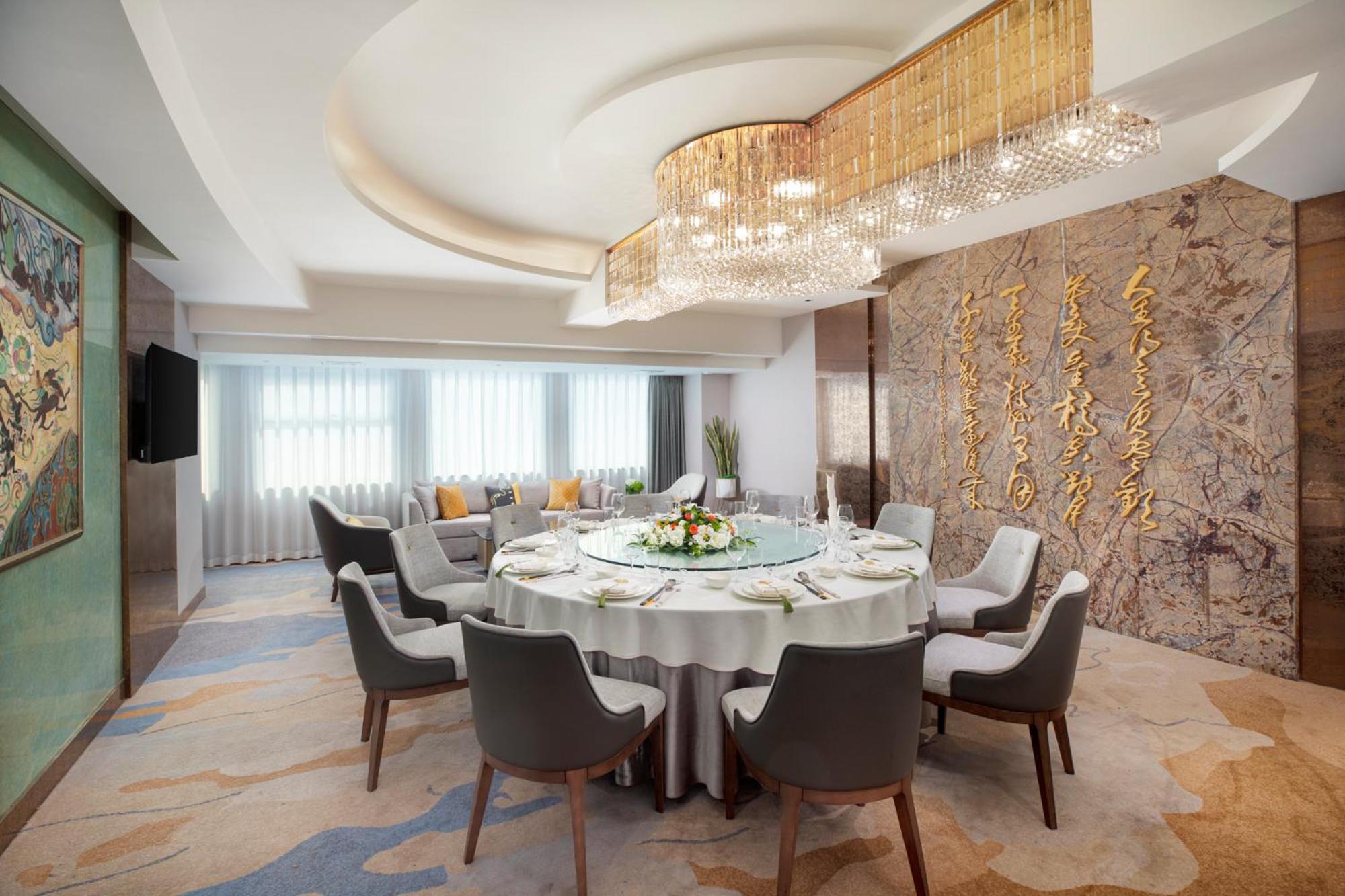 Voco Wuhan Xinhua, An Ihg Hotel Екстер'єр фото