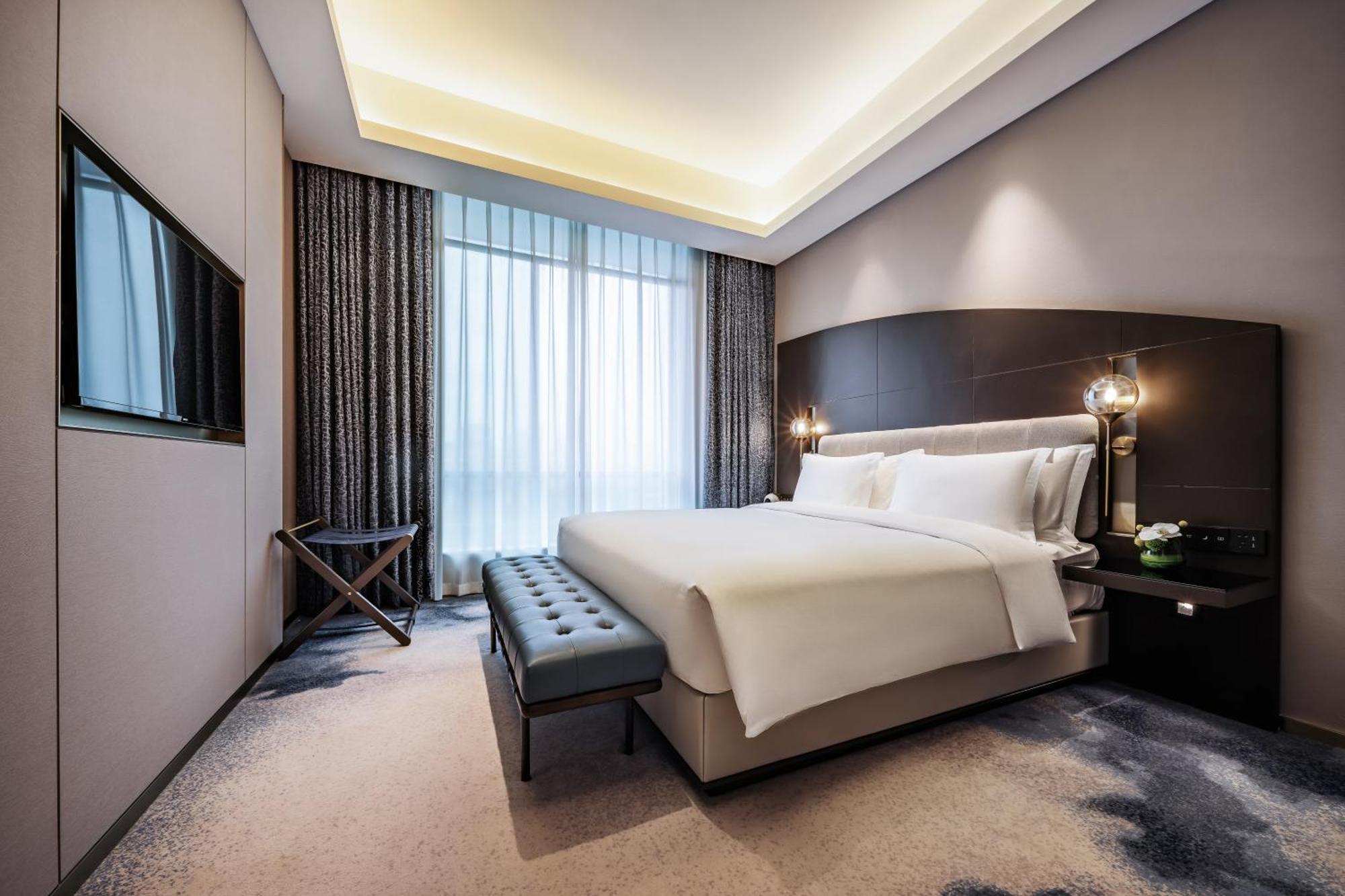 Voco Wuhan Xinhua, An Ihg Hotel Екстер'єр фото